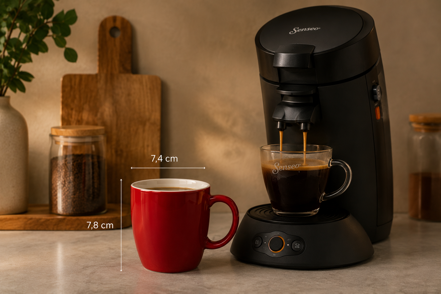 Secret de Gourmet Senseo mok naast koffieapparaat met afmetingen 160 ml