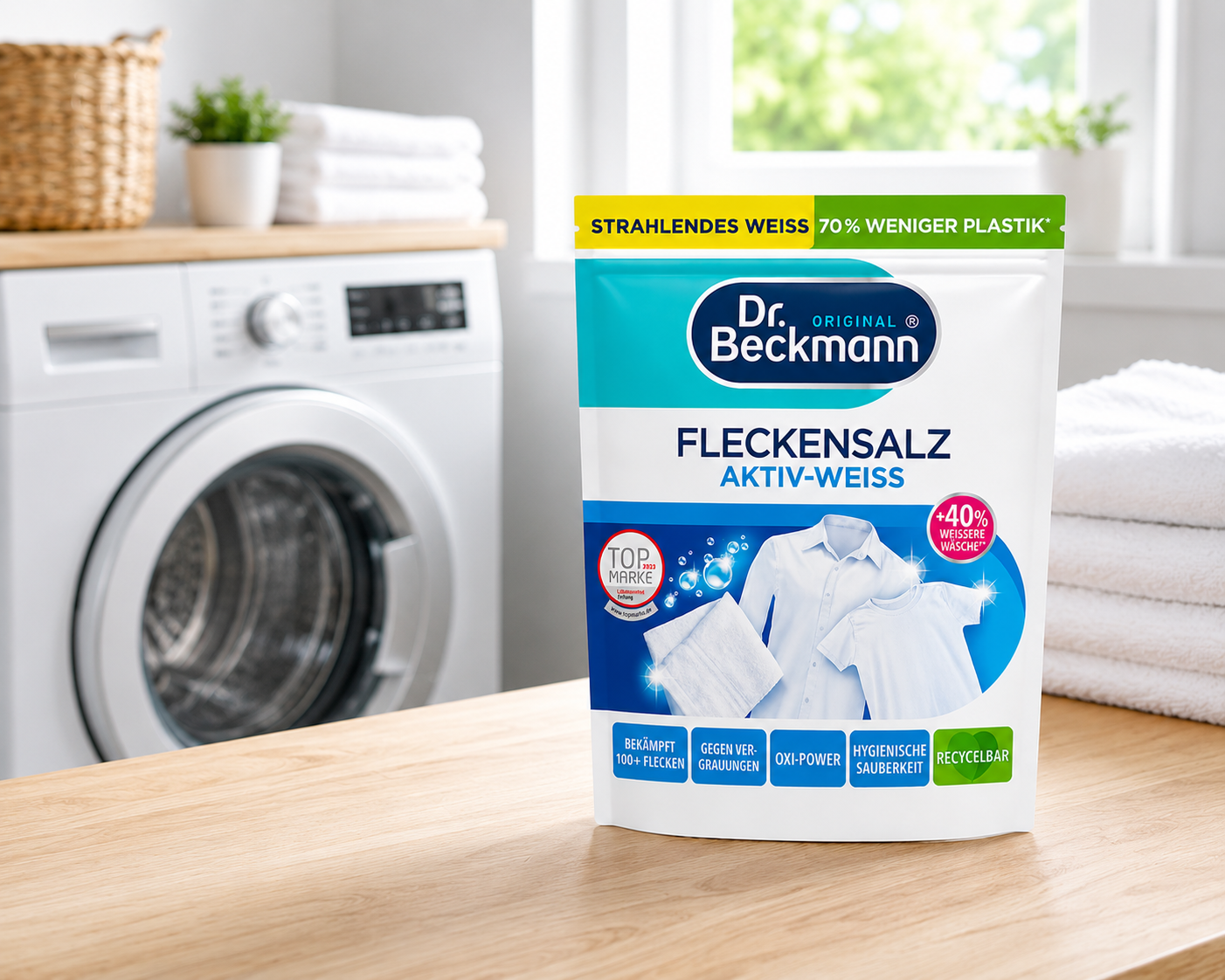 Dr. Beckmann Vlekkenzout Activ-Wit 400 g in moderne wasruimte naast schone witte handdoeken