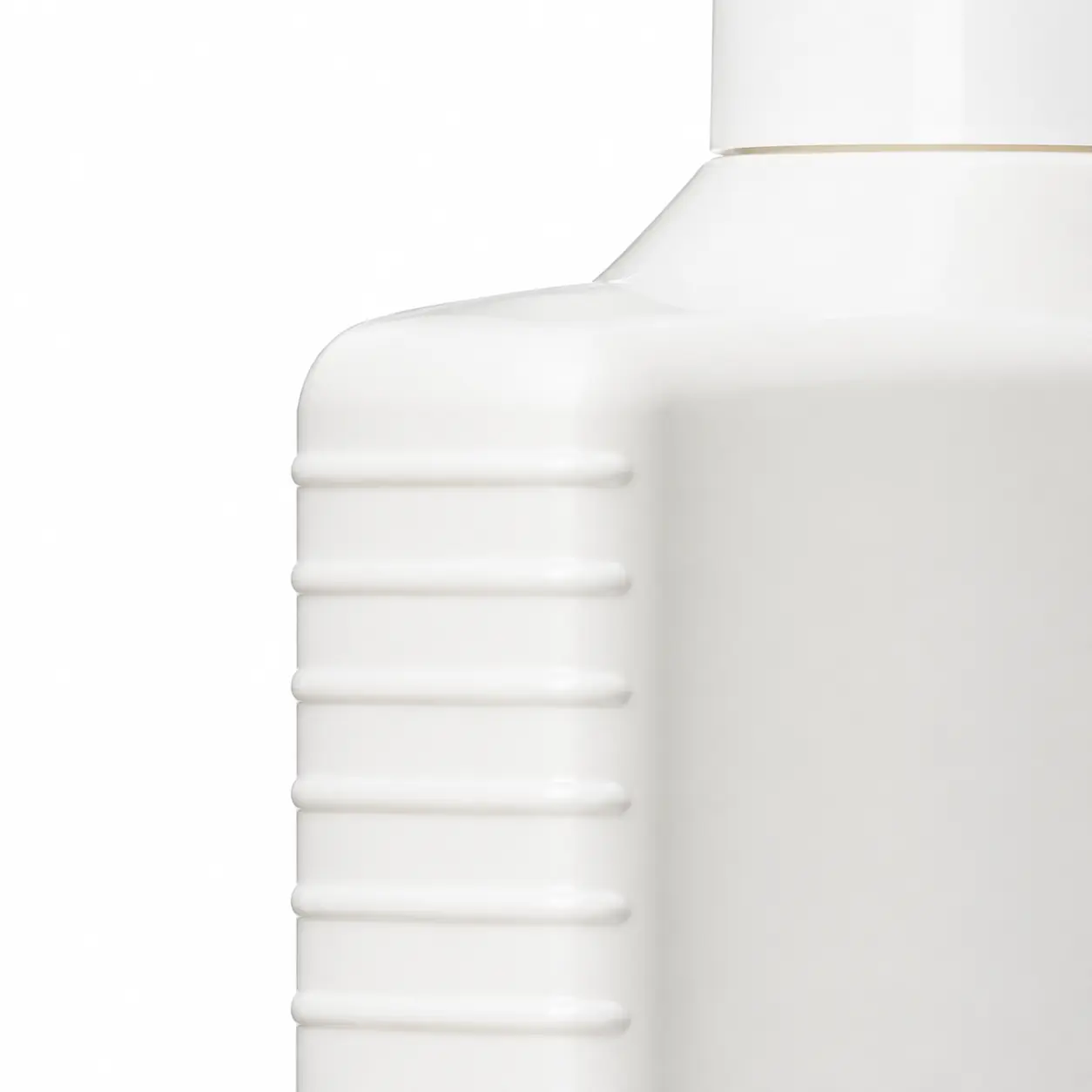 Geribbelde zijkant van Alpecin Medicinal shampoofles