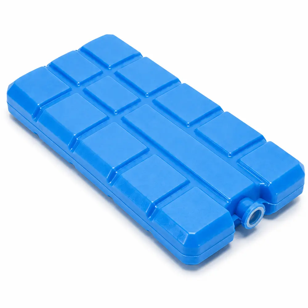 Blauw kunststof koelelement met sluitdop in detail