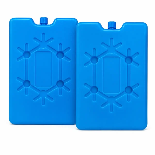 Set van 2 blauwe extra platte koelelementen op witte achtergrond