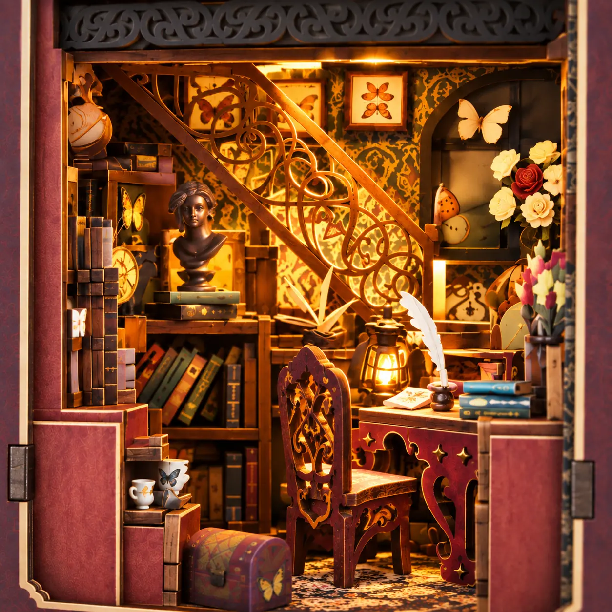 Gedetailleerd interieur met trap en werkplek van THAR Vlinder Book Nook