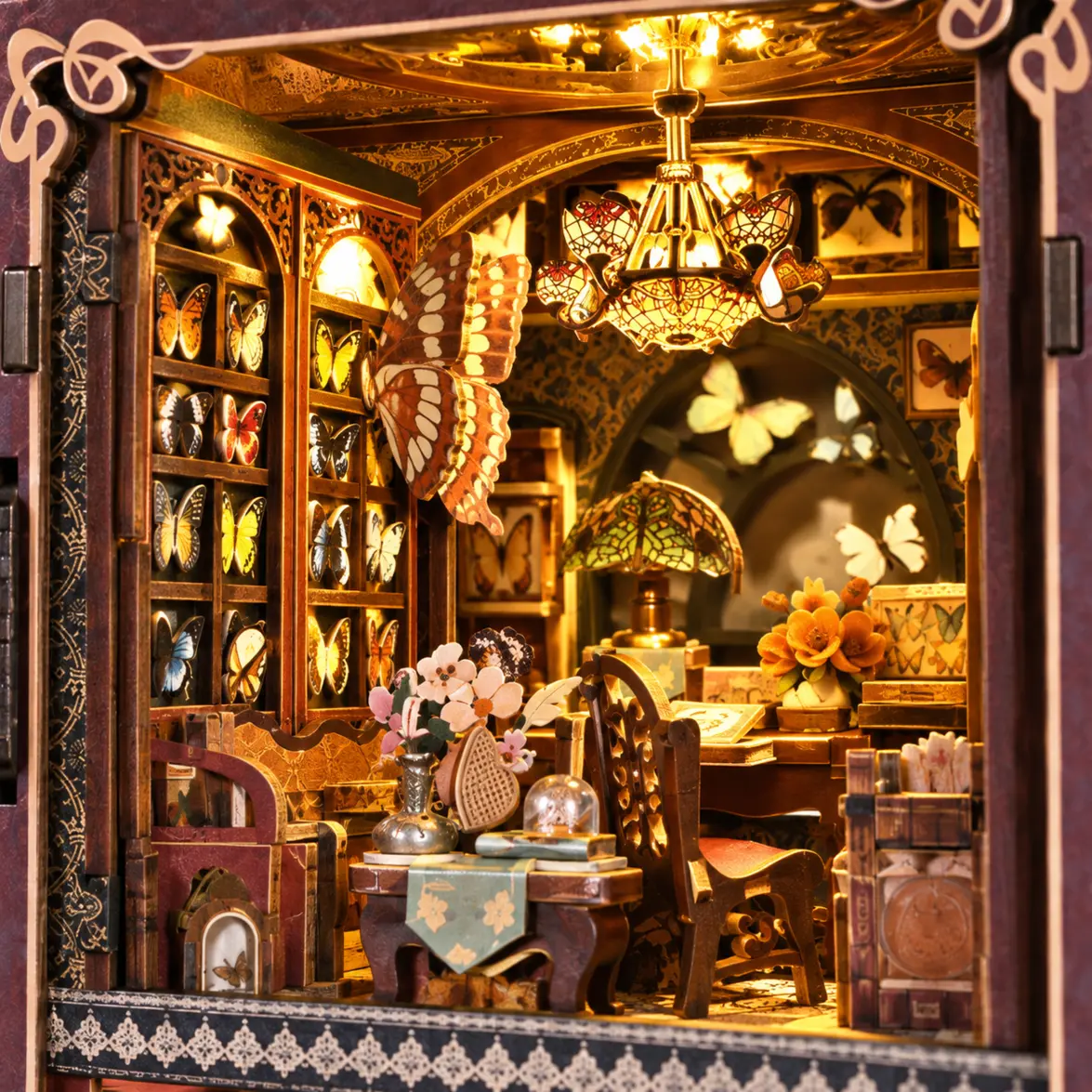 Detail van vlindervitrine in THAR Butterfly Collector’s Room miniatuurhuis