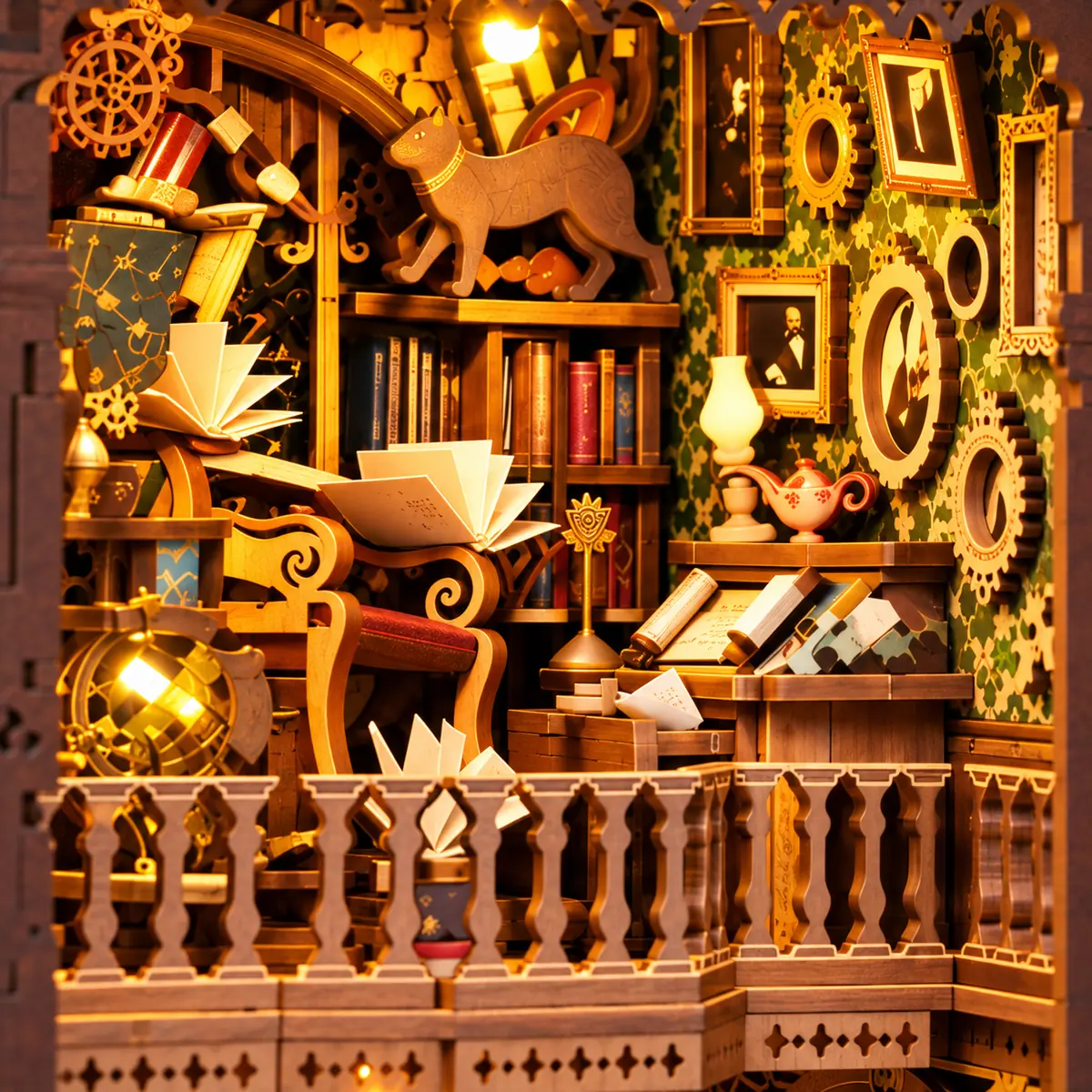 Bovenste verdieping van THAR Wonder Library Book Nook met balkon, boeken en schrijfhoek